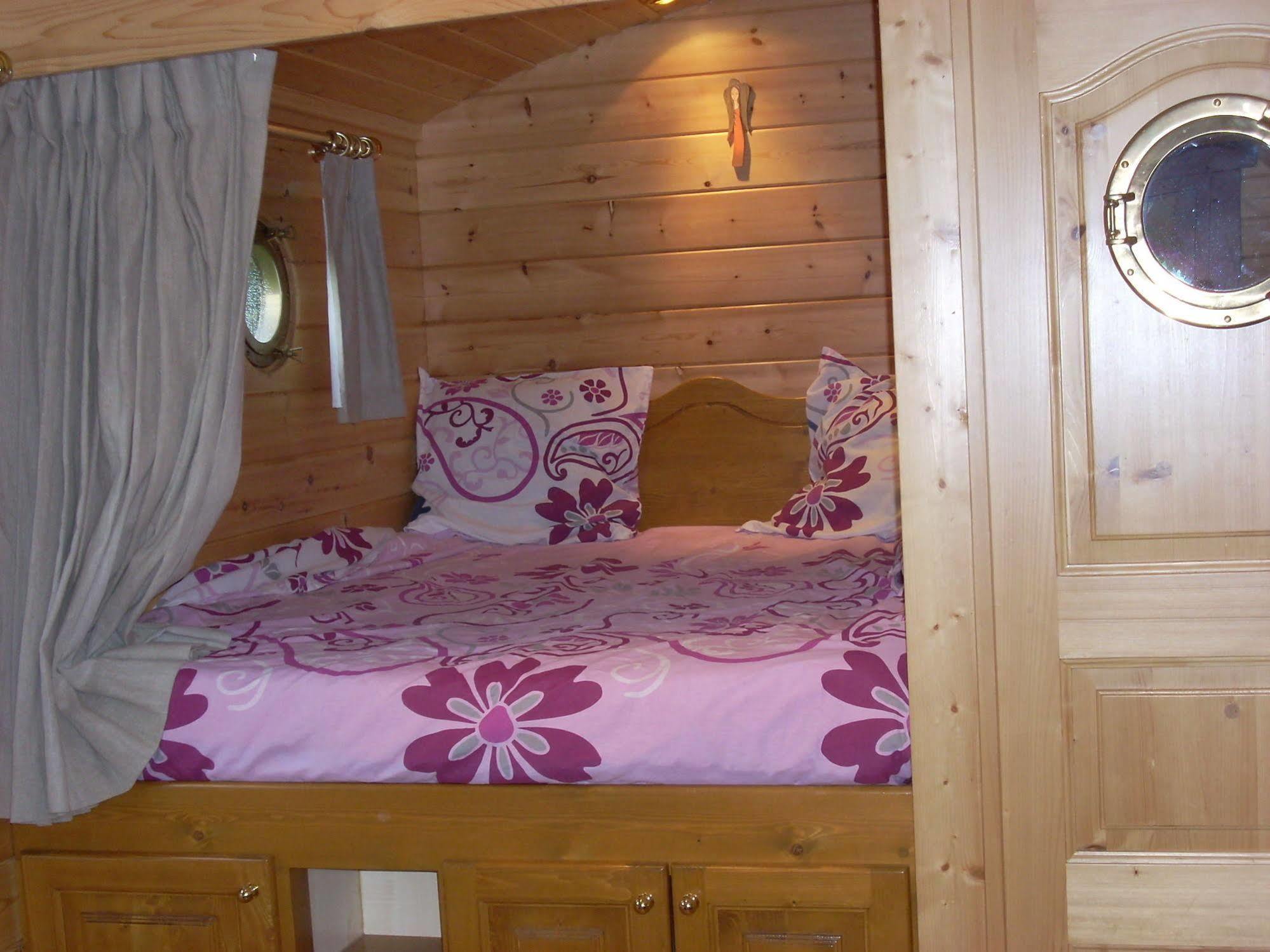 Les Roulottes De La Ferme Des Chanaux Saint-Julien-d'Ance ภายนอก รูปภาพ